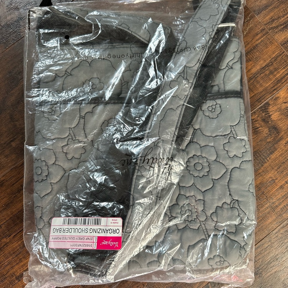 Thirty-One gray quilted organizing shoulder bag, new in bag.